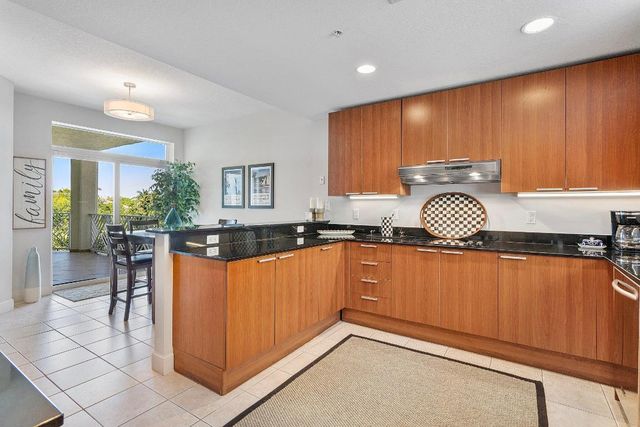 309 E Ocean Avenue 205, Lantana, FL 33462