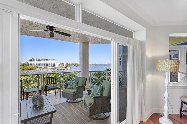 309 E Ocean Avenue 205, Lantana, FL 33462