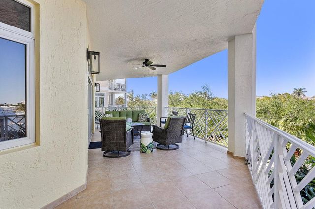 309 E Ocean Avenue 205, Lantana, FL 33462