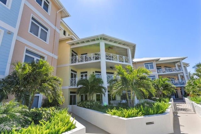 309 E Ocean Avenue 205, Lantana, FL 33462