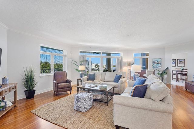 309 E Ocean Avenue 205, Lantana, FL 33462