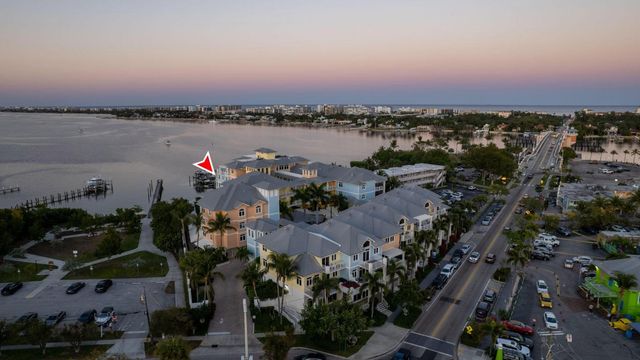 309 E Ocean Avenue 205, Lantana, FL 33462