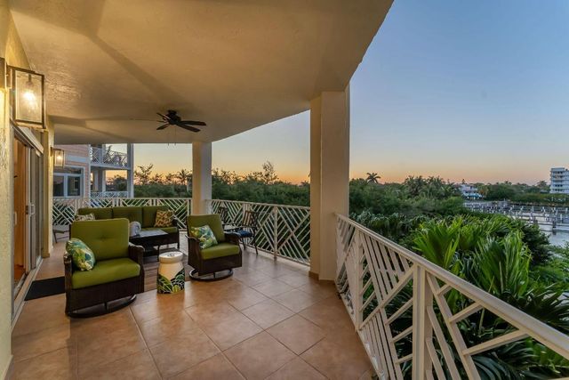 309 E Ocean Avenue 205, Lantana, FL 33462