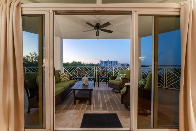 309 E Ocean Avenue 205, Lantana, FL 33462