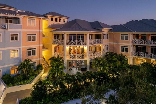 309 E Ocean Avenue 205, Lantana, FL 33462