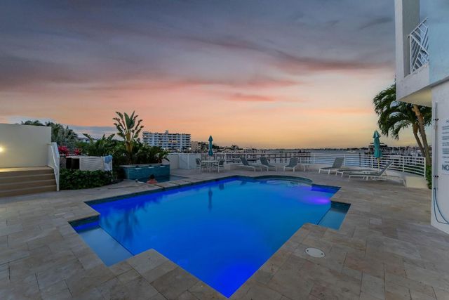 309 E Ocean Avenue 205, Lantana, FL 33462