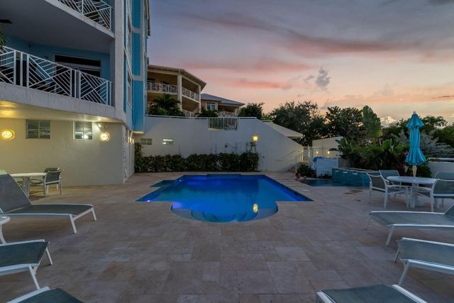 309 E Ocean Avenue 205, Lantana, FL 33462