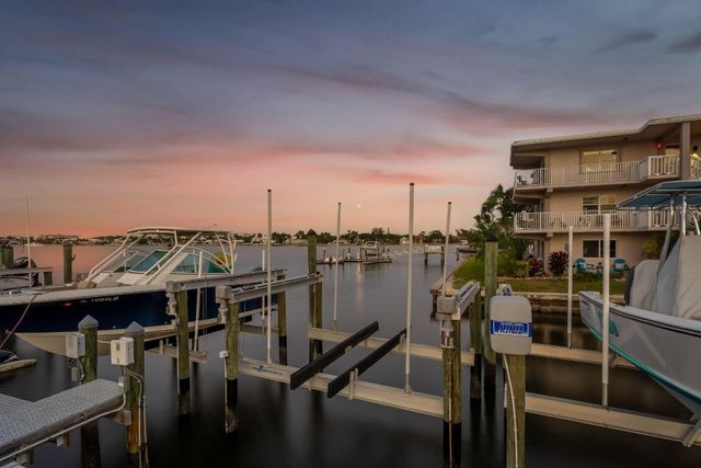 309 E Ocean Avenue 205, Lantana, FL 33462