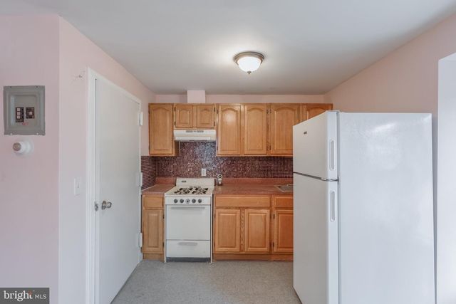 912 RIDGE AVE, Darby, PA 19023