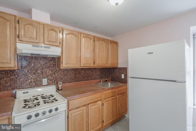 912 RIDGE AVE, Darby, PA 19023