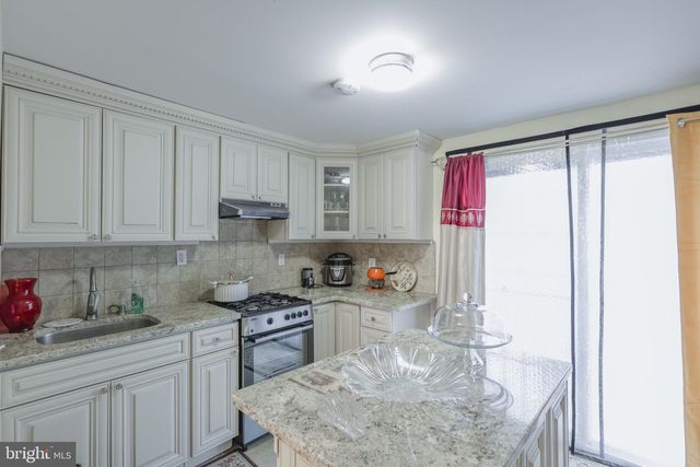 912 RIDGE AVE, Darby, PA 19023