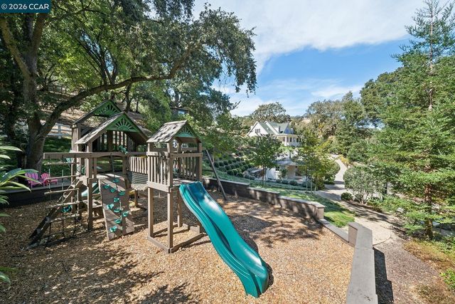 1751 Reliez Valley Rd, Lafayette, CA 94549