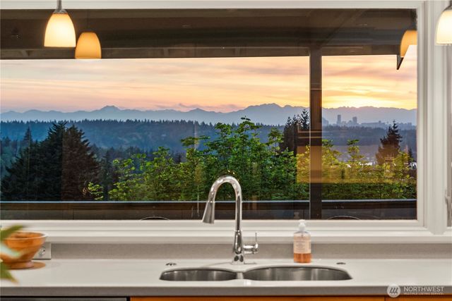 4701 133rd Avenue SE, Bellevue, WA 98006