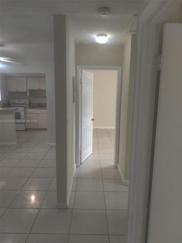 844 SW 10th St 3, Hallandale Beach, FL 33009