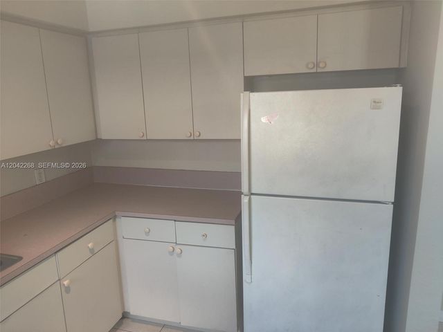 844 SW 10th St 3, Hallandale Beach, FL 33009