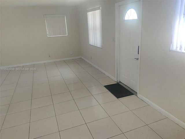 844 SW 10th St 3, Hallandale Beach, FL 33009