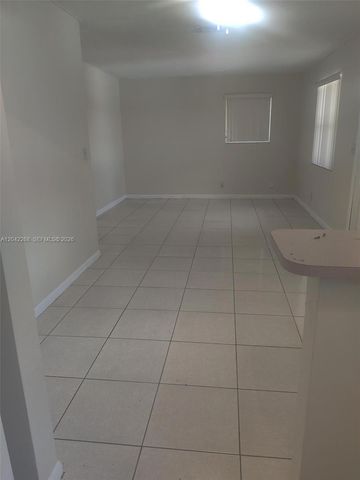 844 SW 10th St 3, Hallandale Beach, FL 33009
