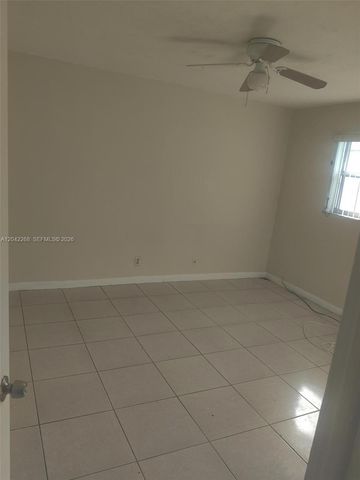 844 SW 10th St 3, Hallandale Beach, FL 33009