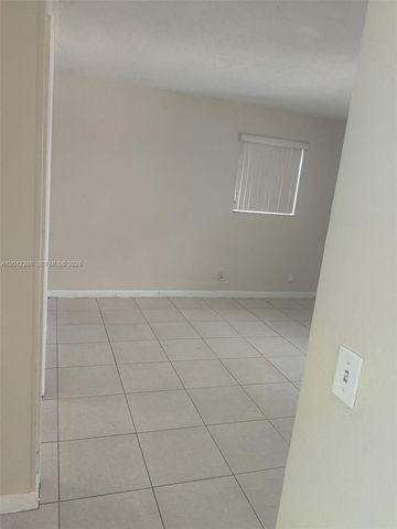 844 SW 10th St 3, Hallandale Beach, FL 33009