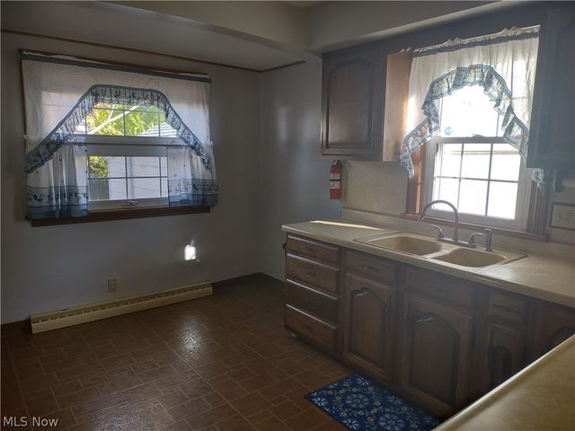 2520 Daleford Avenue NE, Canton, OH 44705