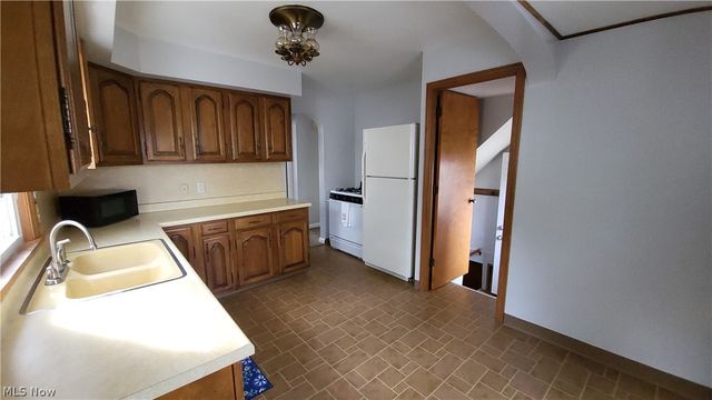 2520 Daleford Avenue NE, Canton, OH 44705