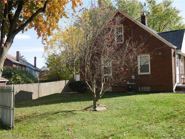 2520 Daleford Avenue NE, Canton, OH 44705