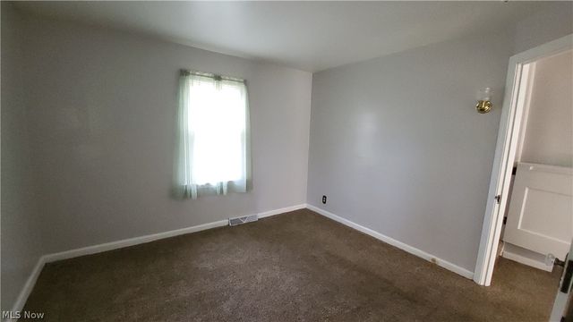 2520 Daleford Avenue NE, Canton, OH 44705