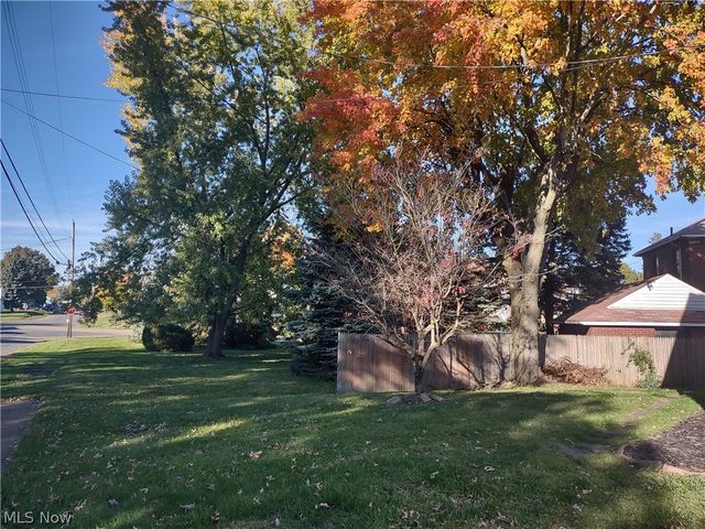 2520 Daleford Avenue NE, Canton, OH 44705