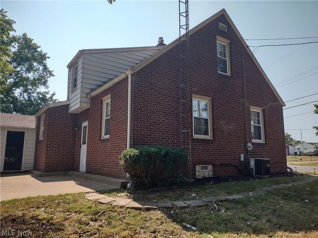 2520 Daleford Avenue NE, Canton, OH 44705