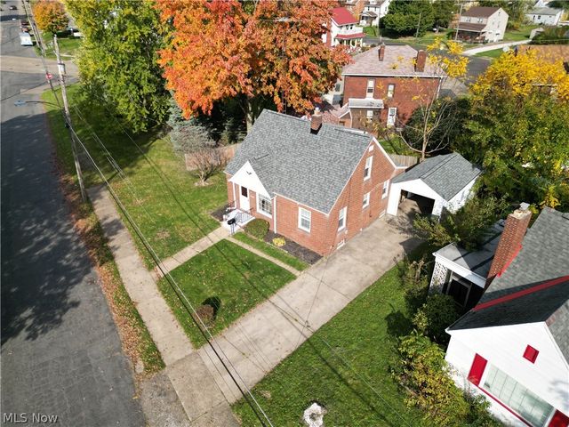 2520 Daleford Avenue NE, Canton, OH 44705