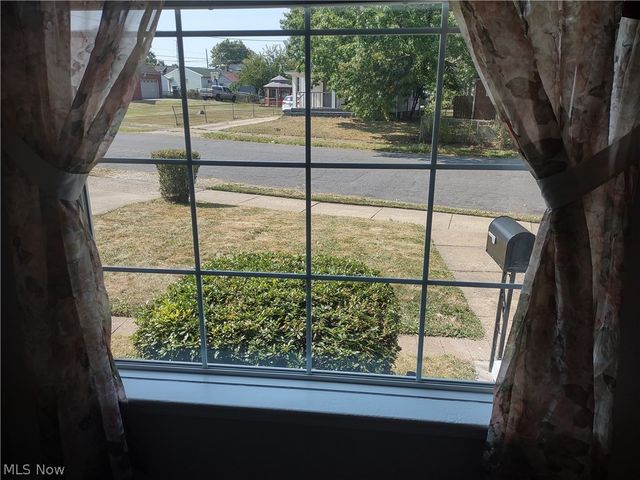 2520 Daleford Avenue NE, Canton, OH 44705