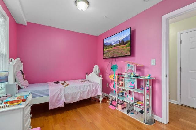 8512 SMITH AVE, North Bergen, NJ 07047