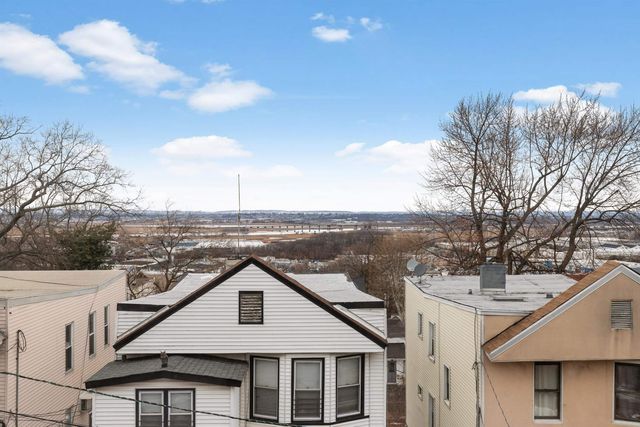 8512 SMITH AVE, North Bergen, NJ 07047