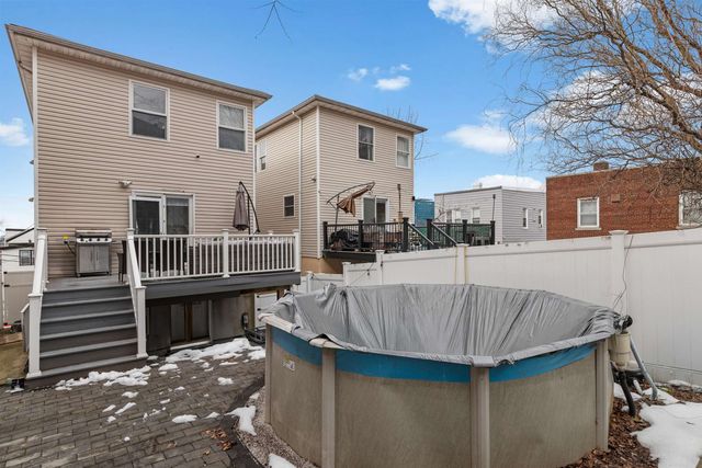 8512 SMITH AVE, North Bergen, NJ 07047