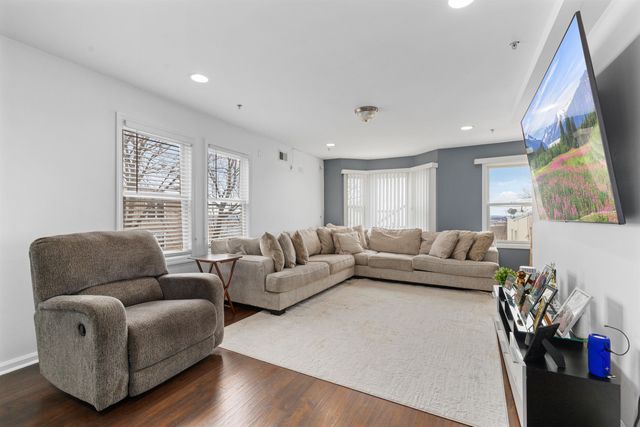 8512 SMITH AVE, North Bergen, NJ 07047