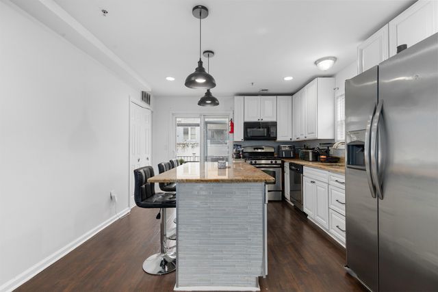 8512 SMITH AVE, North Bergen, NJ 07047