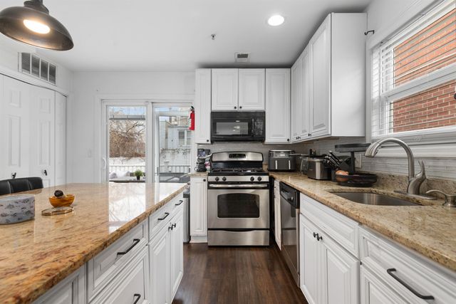 8512 SMITH AVE, North Bergen, NJ 07047