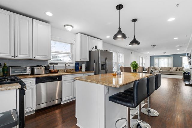 8512 SMITH AVE, North Bergen, NJ 07047