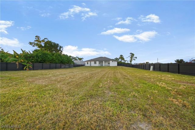 1124 NE 35th LN, Cape Coral, FL 33909