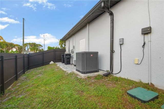 1124 NE 35th LN, Cape Coral, FL 33909