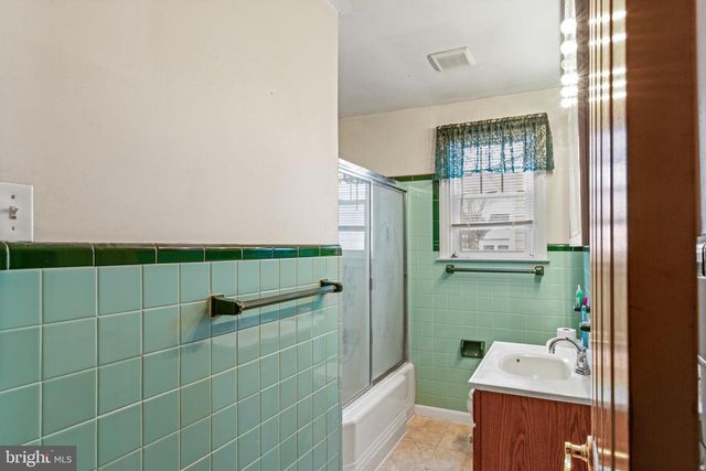 224 W UNDERWOOD AVE, West Deptford, NJ 08096