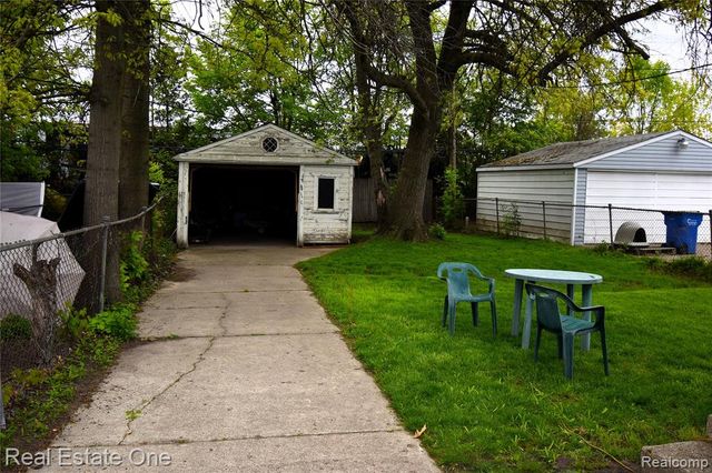 11327 Sherman Avenue, Warren, MI 48089