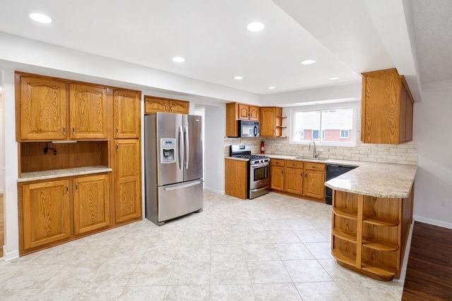 39327 Timberlane Drive, Sterling Heights, MI 48310