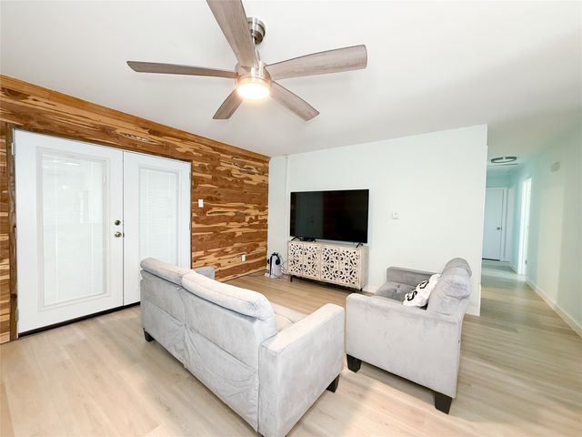 811 Roaming Road Drive, Allen, TX 75002