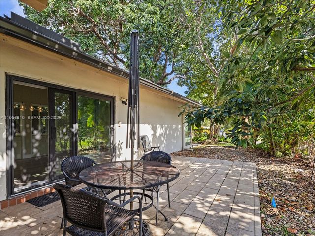 3400 Cherry Garden Cir 156, Lauderhill, FL 33319