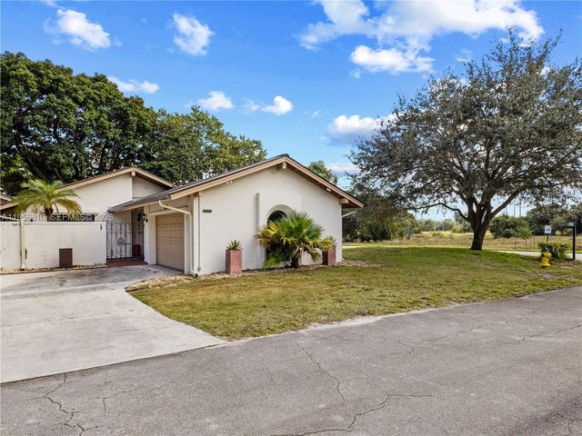 3400 Cherry Garden Cir 156, Lauderhill, FL 33319