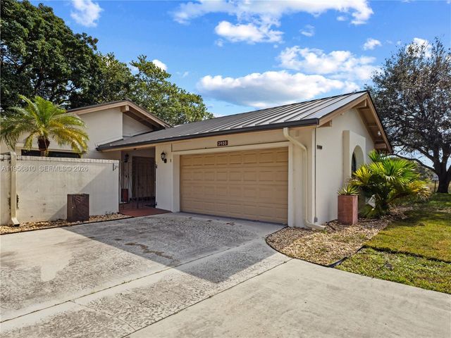 3400 Cherry Garden Cir 156, Lauderhill, FL 33319