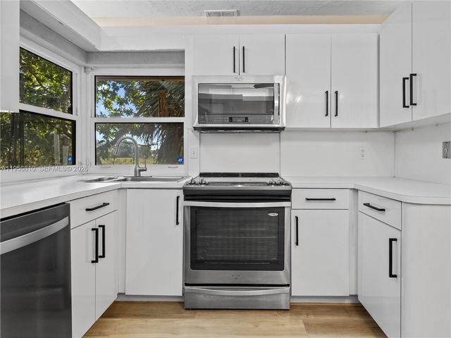 3400 Cherry Garden Cir 156, Lauderhill, FL 33319