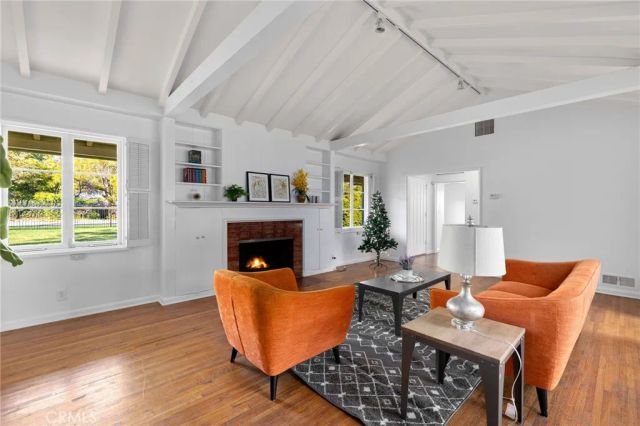 2976 Lombardy Rd, Pasadena, CA 91107