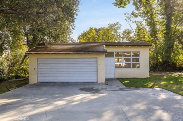 2976 Lombardy Rd, Pasadena, CA 91107